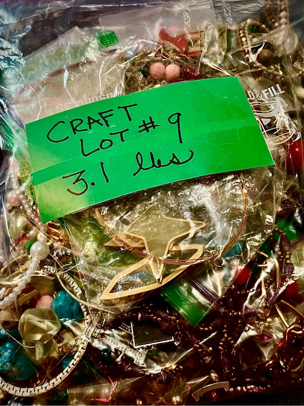 Craft Lot Lot #9
3.1 lbs jewelry craft lot vintage to modern
some wearable piec